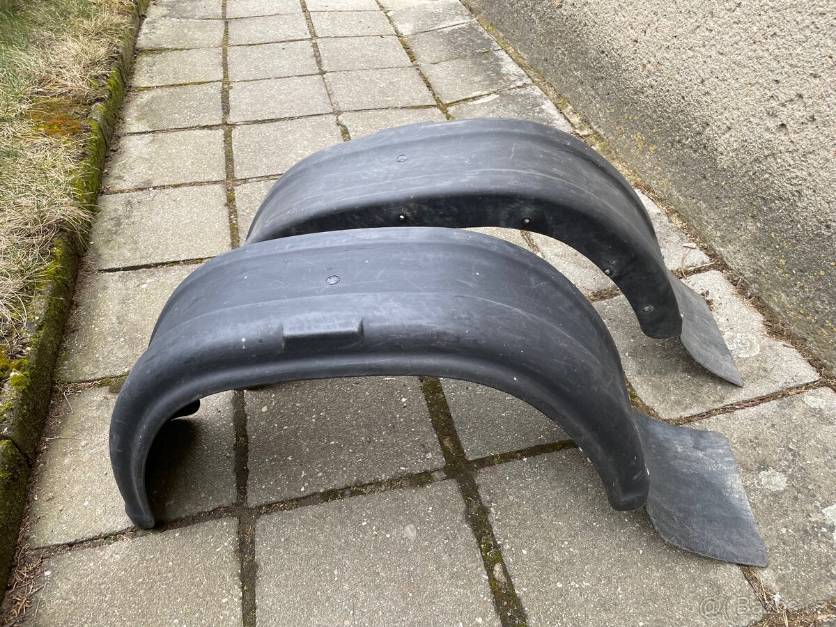 Blatníky na přívěsní vozík  za auto