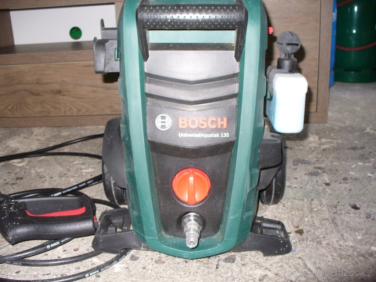 vysokotlaký čistič BOSCH UniversalAquatak 135