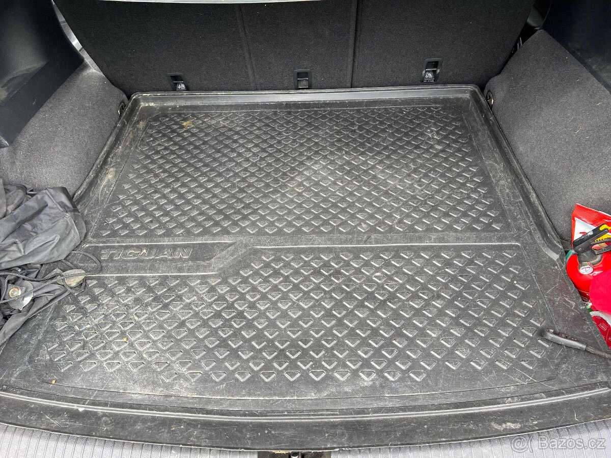 Tiguan allspace - original plastova vana do kufru