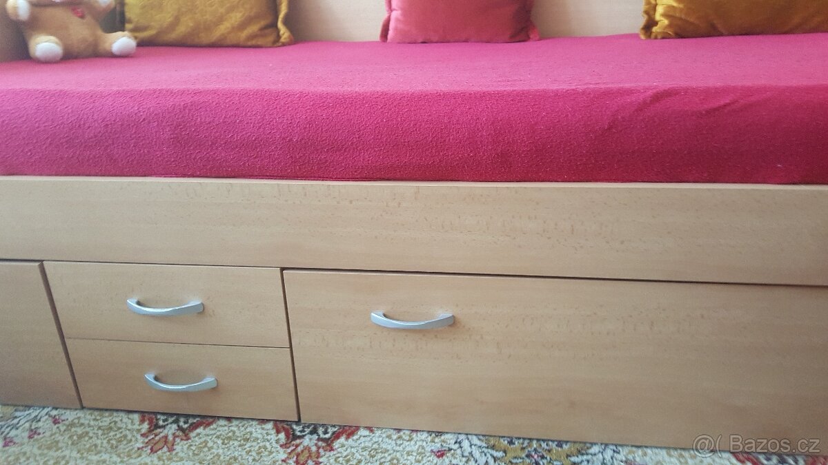 Pohovka, se šuplíky,válenda
