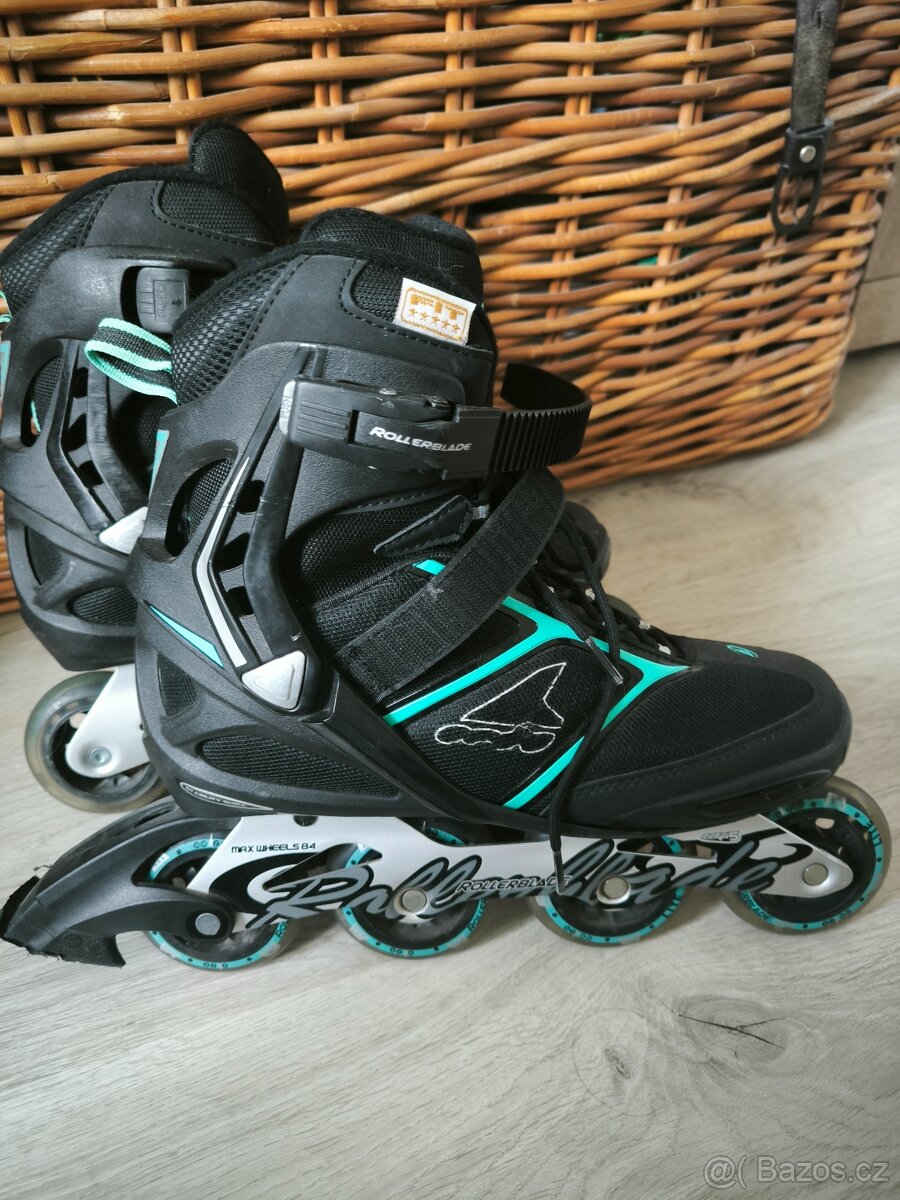 Kolečkové brusle Rollerblade vel. 42 27 cm hezký stav