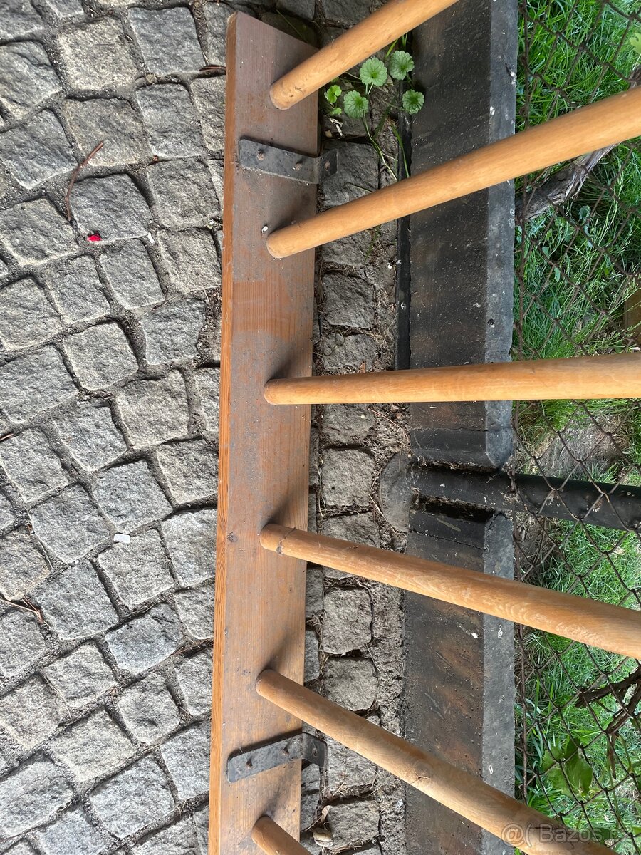 Žebřiny - ribstol
