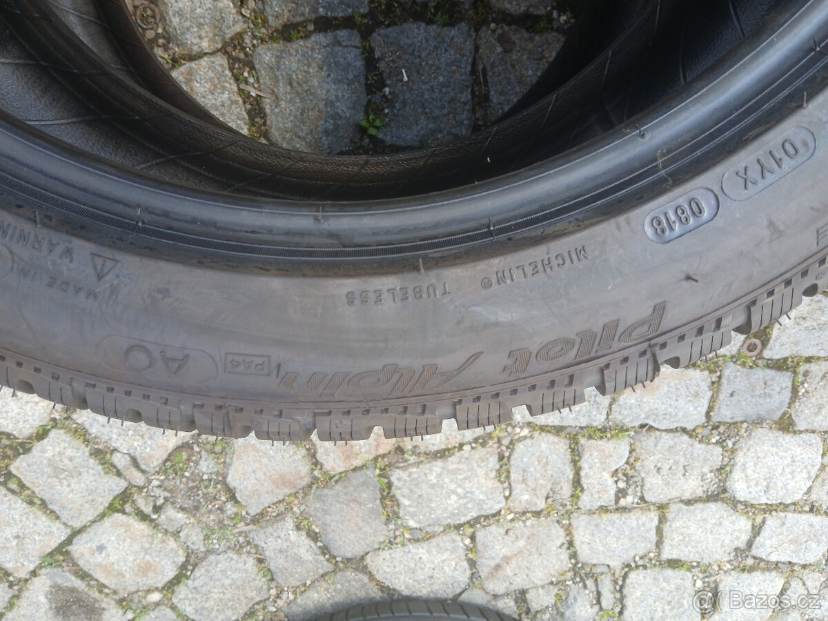 Zimní pneu 245/45/18