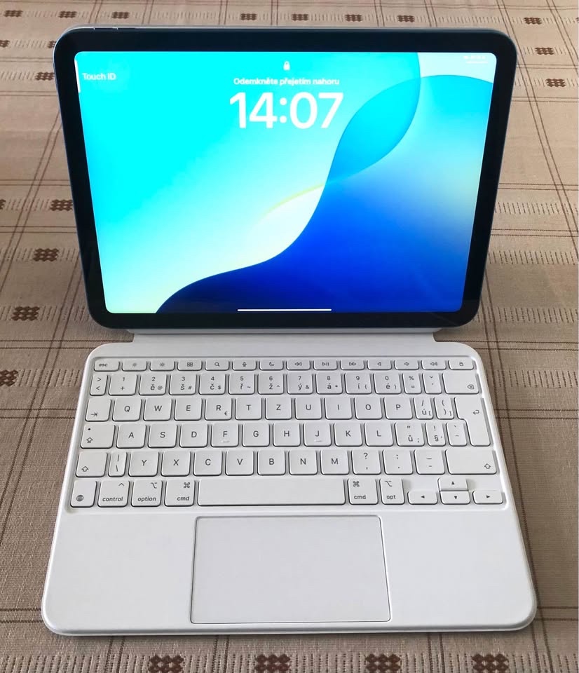 Apple iPad 11 A-16 128GB WiFi+Magic Keyboard nový
