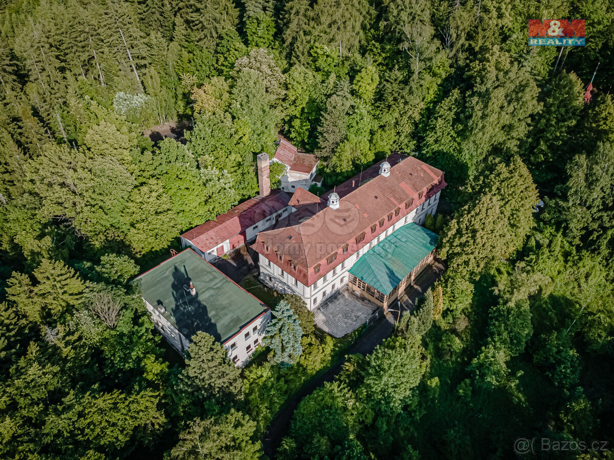 Prodej komerčního a bytového domu, Nové Město nad Metují