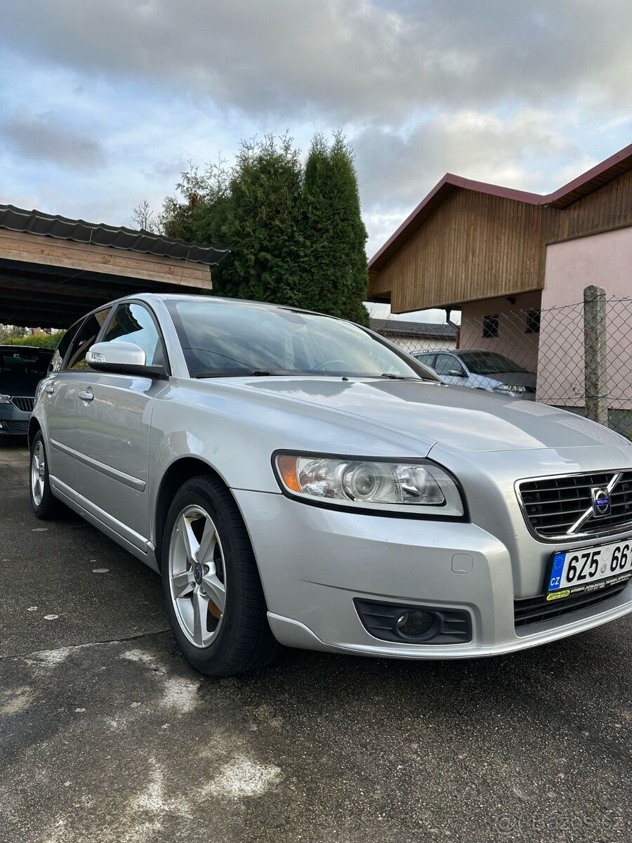 VOLVO V50 2.0D