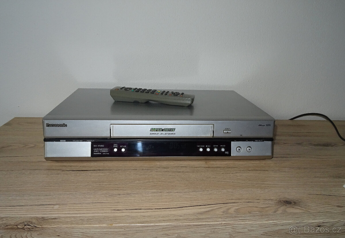 Špičkový videorekordér PANASONIC NV-HV60, 6 hlav,Hifi Stereo