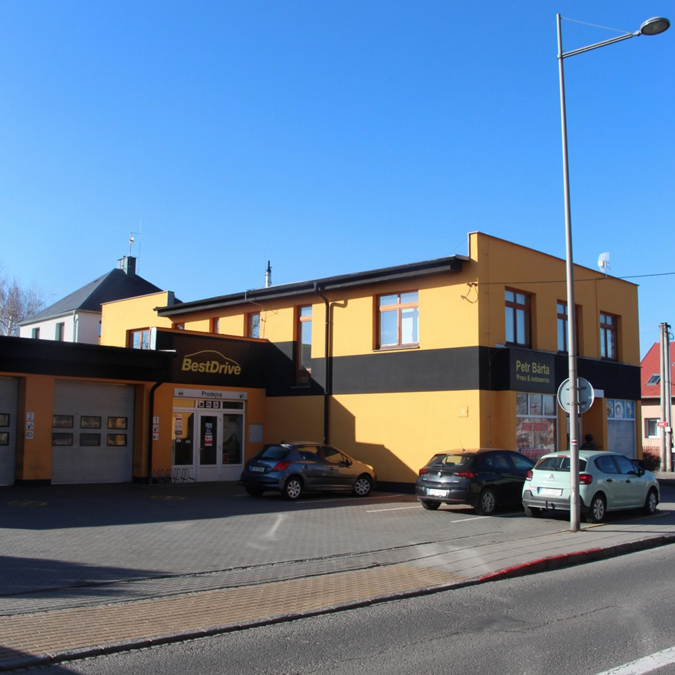 Brigáda v pneuservisu