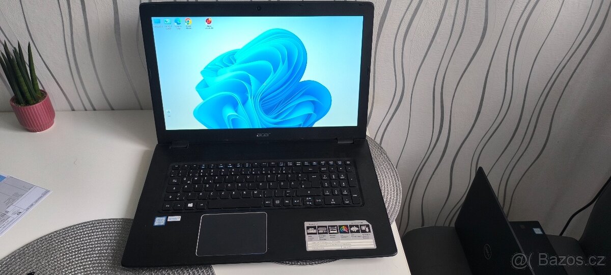 ACER E-17 intel-core i3 6gen.