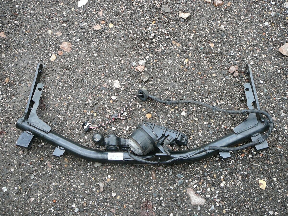 VW GOLF 8 VIII - EL. TAŽNÉ ZAŘÍZENÍ -5H9 803 881 D