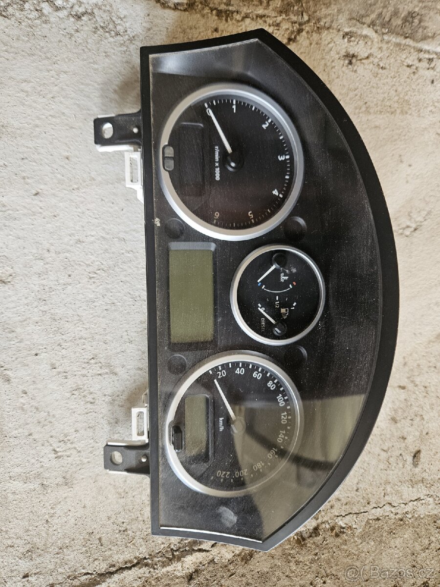 Tachometr range rover sport