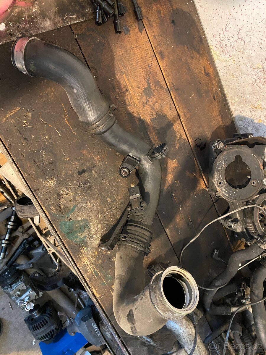 Hadice a trubky stlaceného vzduchu (turba) Octavia 2 RS BMN