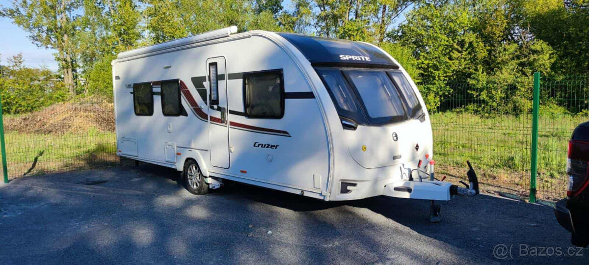 Obytný přívěs Swift