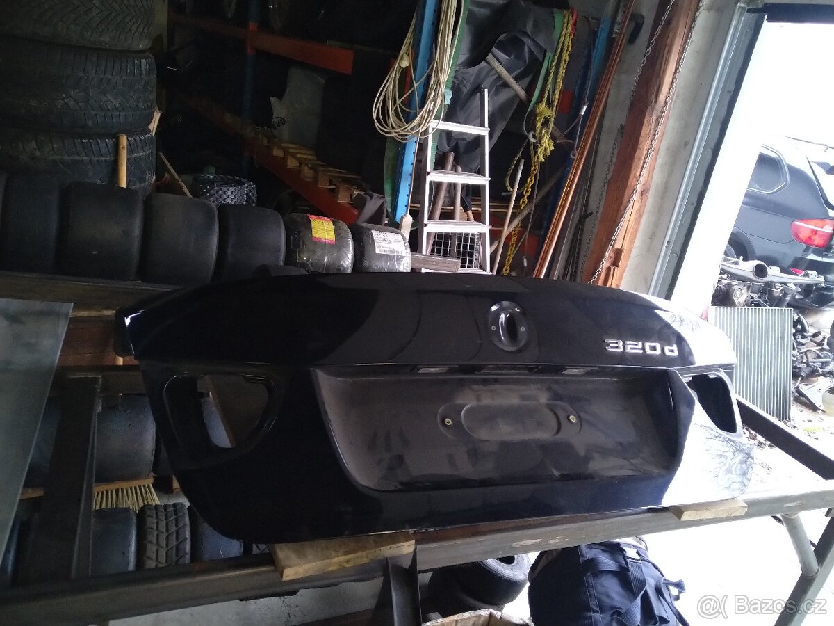 BMW E90 lci víko kufru