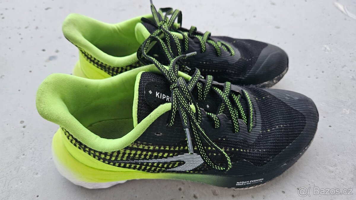 Dětské běžecké boty Kiprun Fast vel. 37
