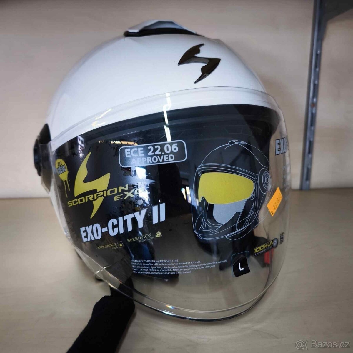 Otevřená motocyklová přilba s integrovanou sluneční clonou S