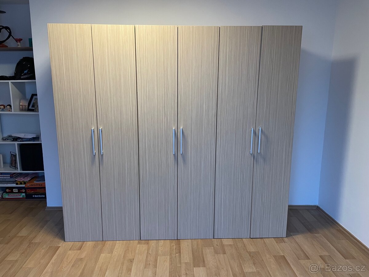 Šatní skříně
