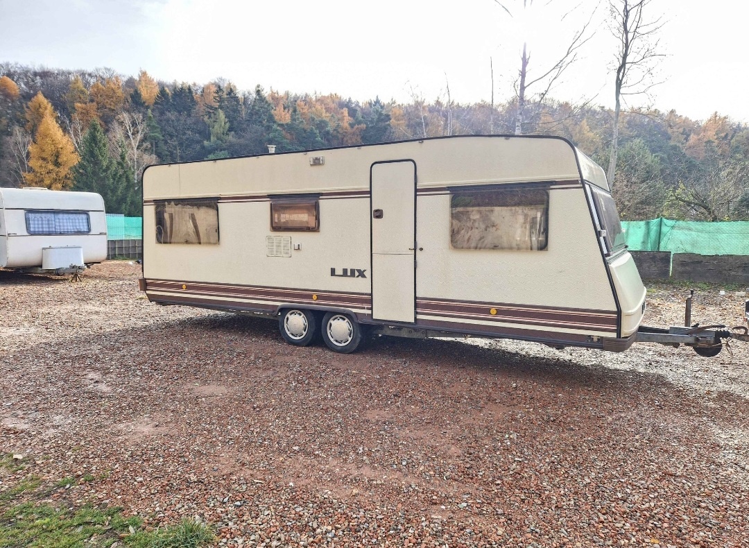 Velký karavan Lux