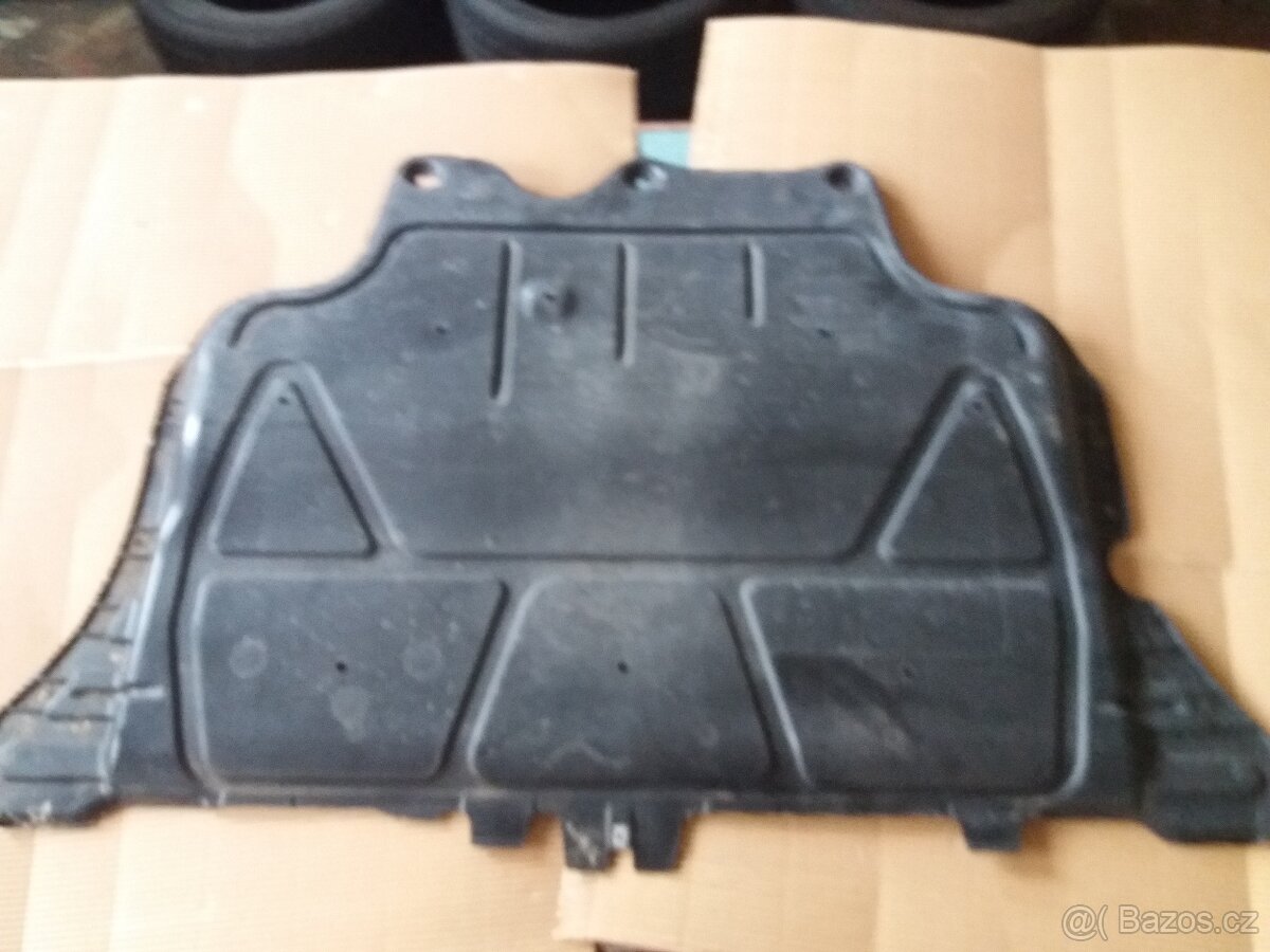 Škoda octavia 3 kryt pod motor