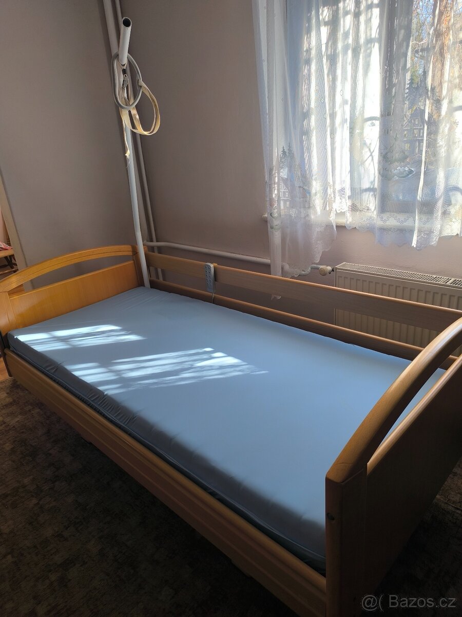 Elektrická polohovací postel