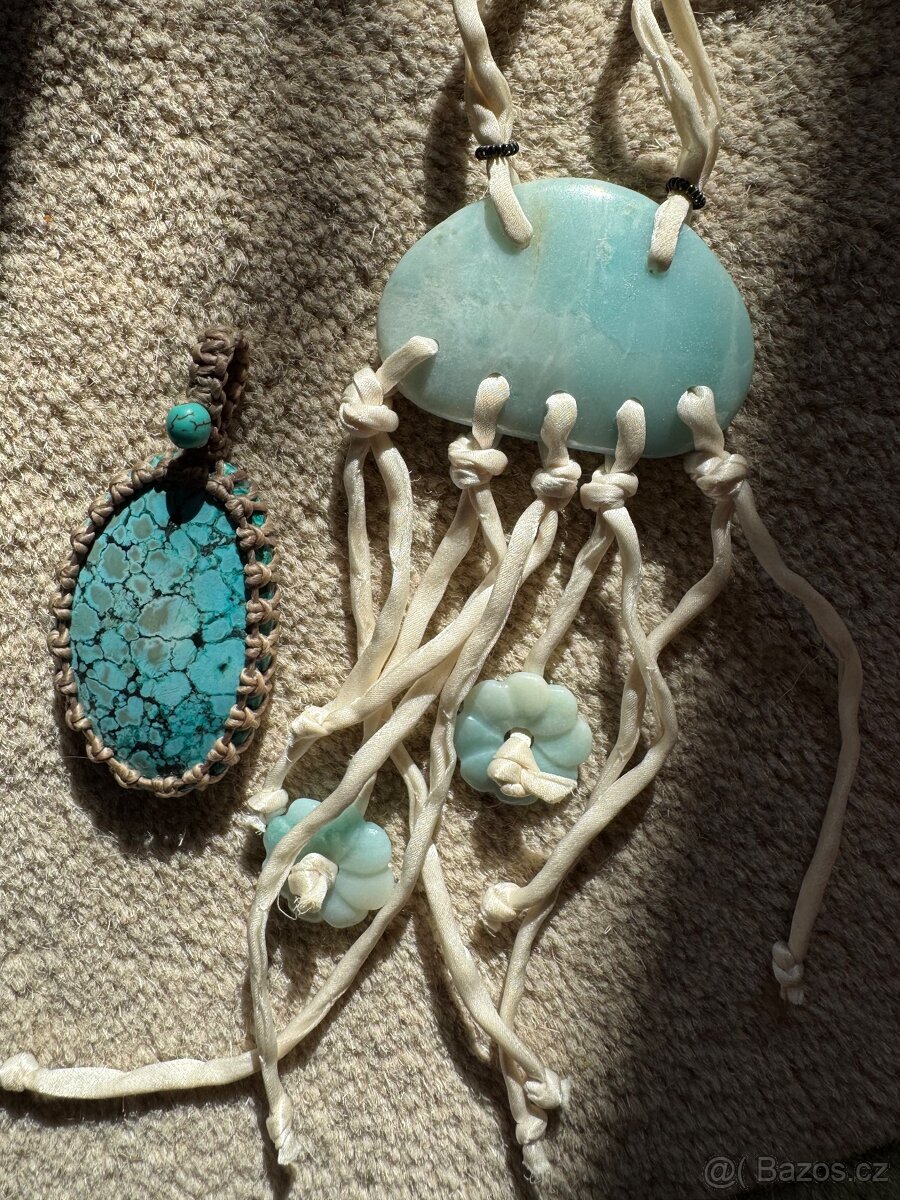Přívěsek , náhrdelník - minerál, kámen larimar tyrkys