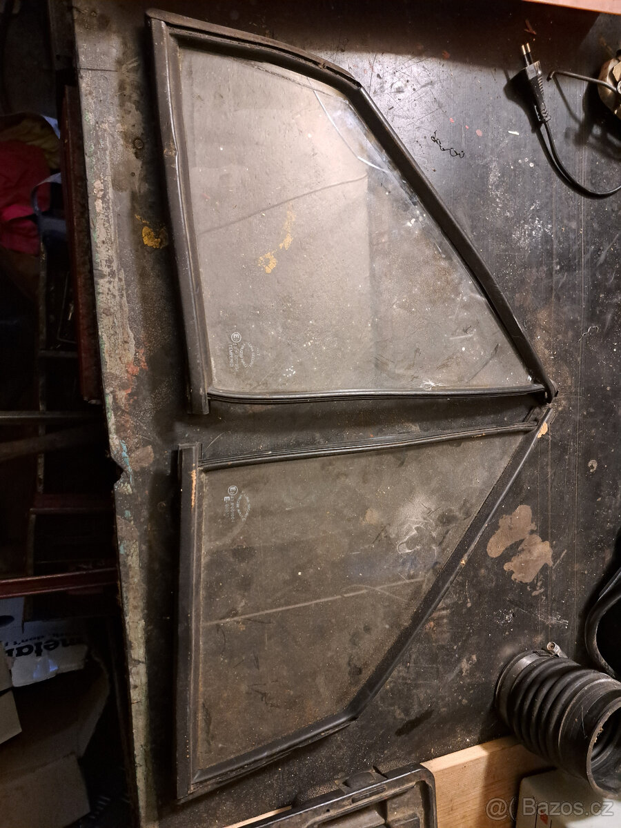 Opel Corsa 82 - 93 43R001004 pár oken Vauxhall Nova
