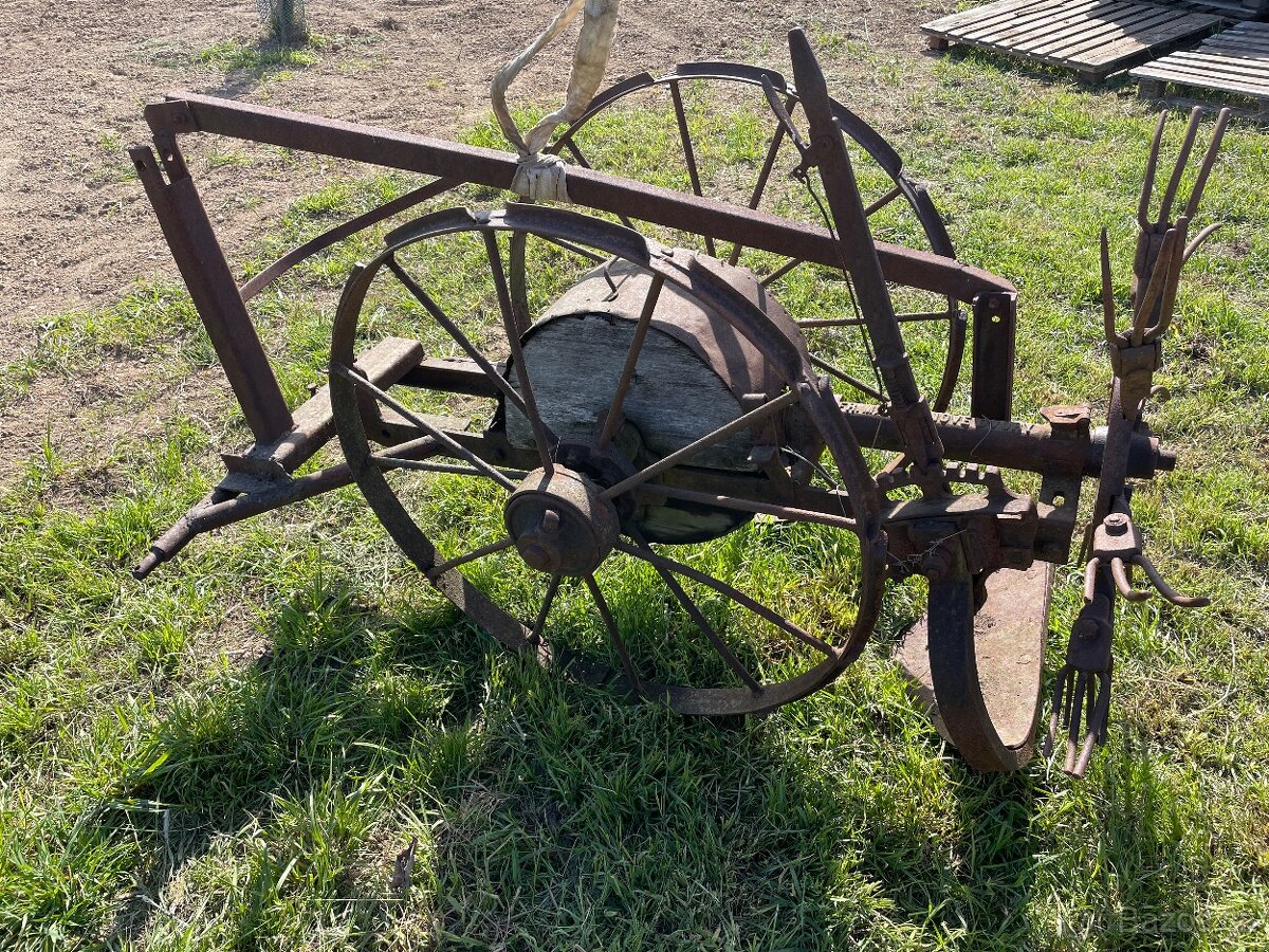 Čert, vyorávačka bramborů do hydrauliky