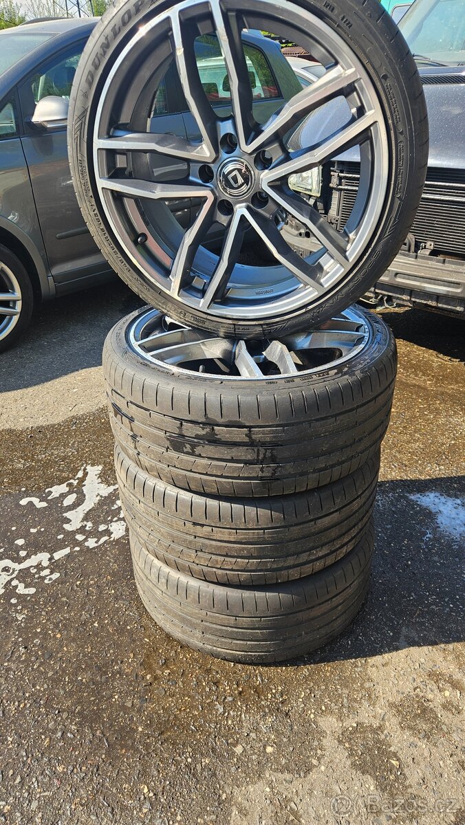 245/35R19