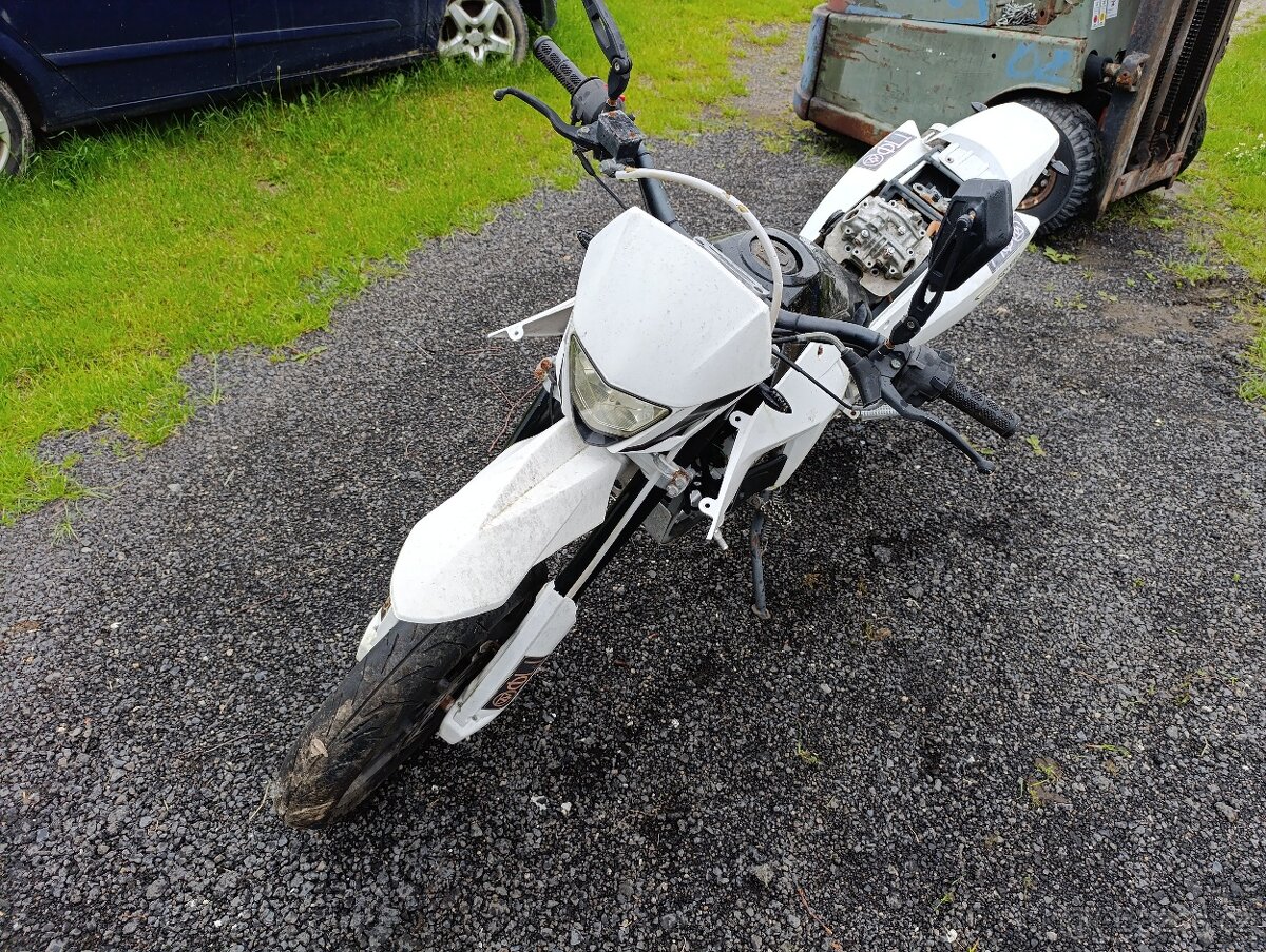 Prodám Sachs ZX SFM 125, Nepojízdná bez RZ