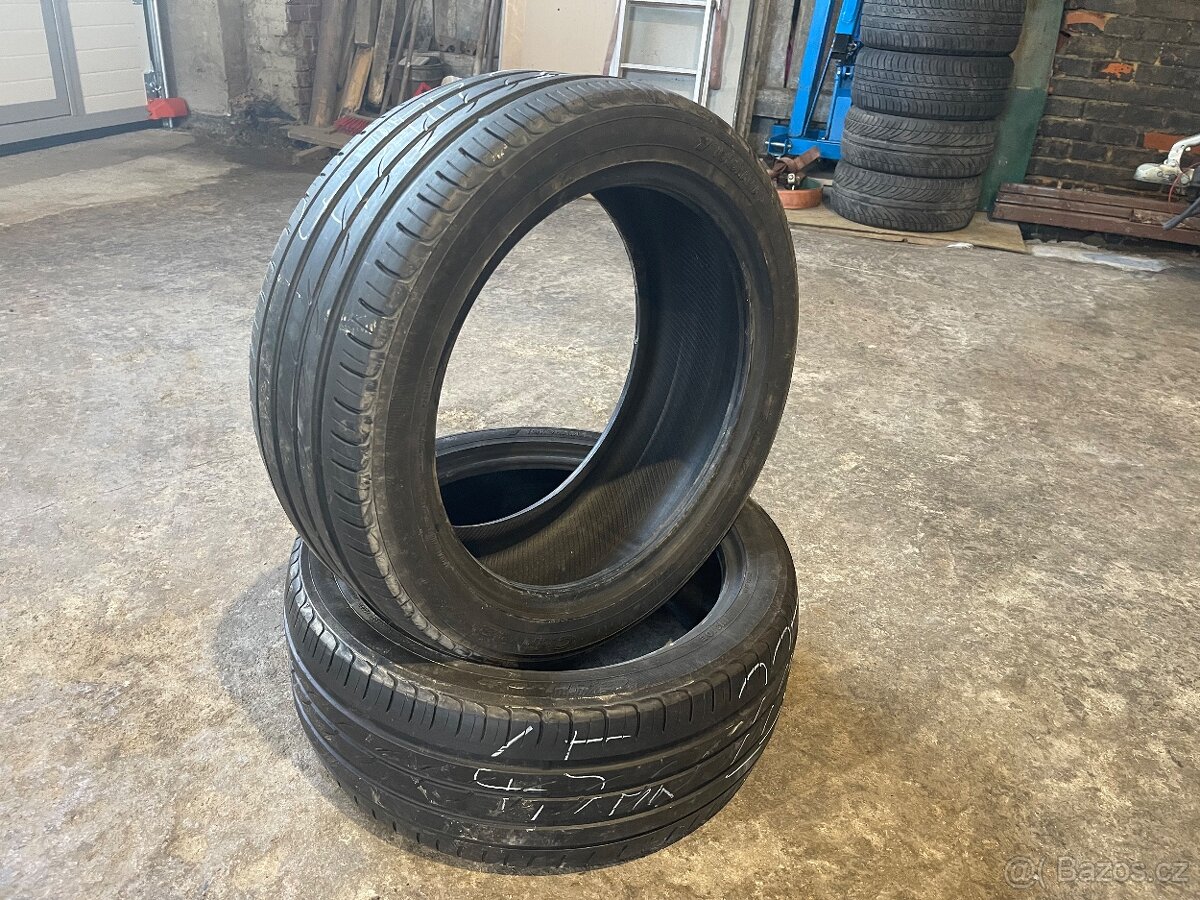 Prodám 2ks pneu 225/45 17”