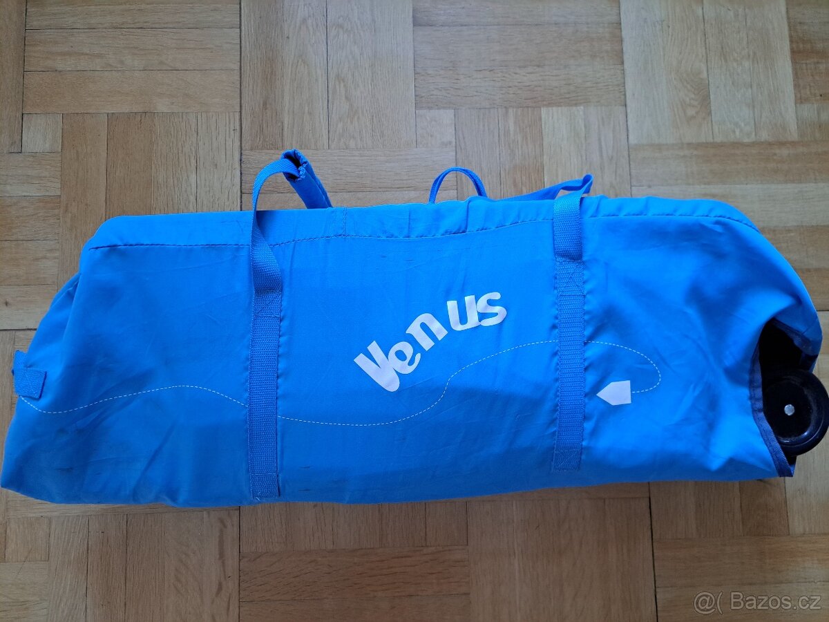 Cestovní postýlka