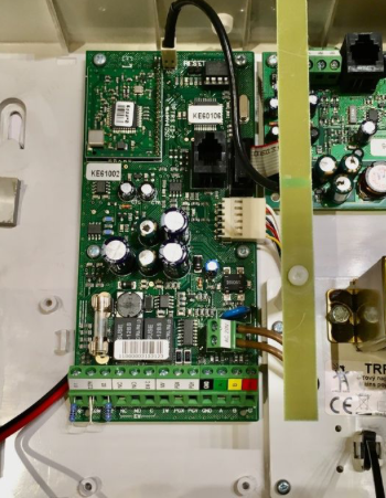 Jablotron JA-80K ústředna systému OASIS s radiem