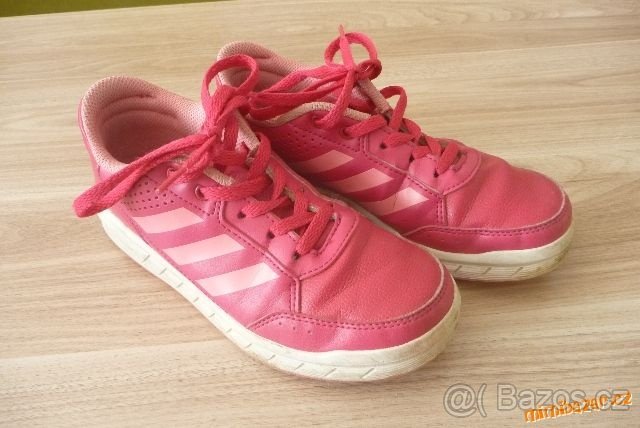 Růžové adidasky, 32