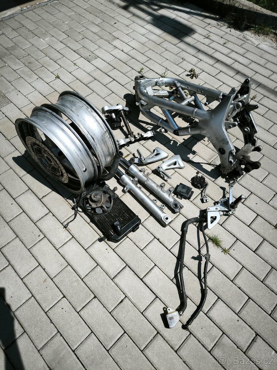 SV 650 náhradní díly