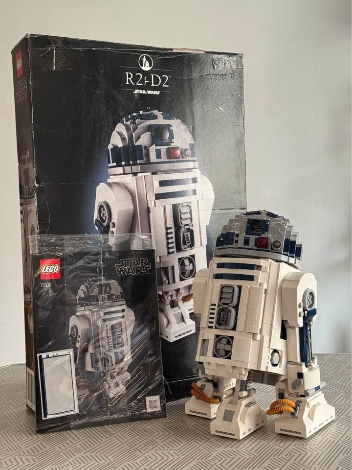 Prodám LEGO Star Wars R2-D2 - 75308.