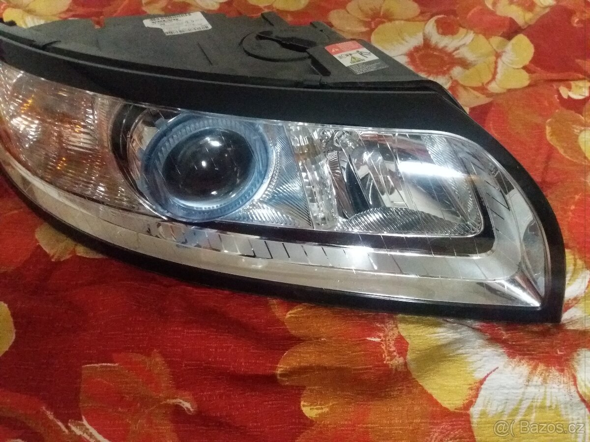 Bi-xenon volvo V50
