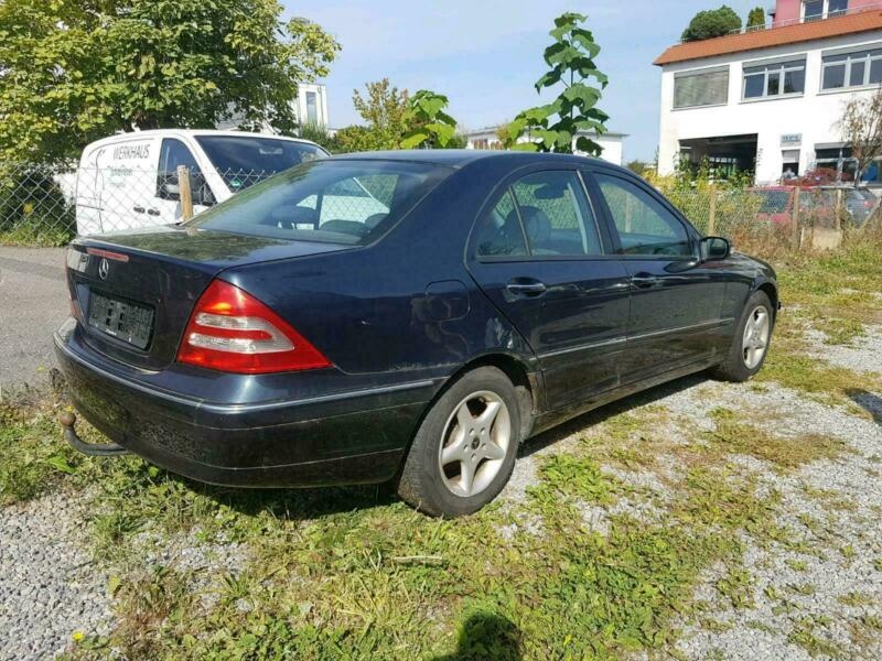 Mercedes benz C (w203) r.03 - Zadní nárazník