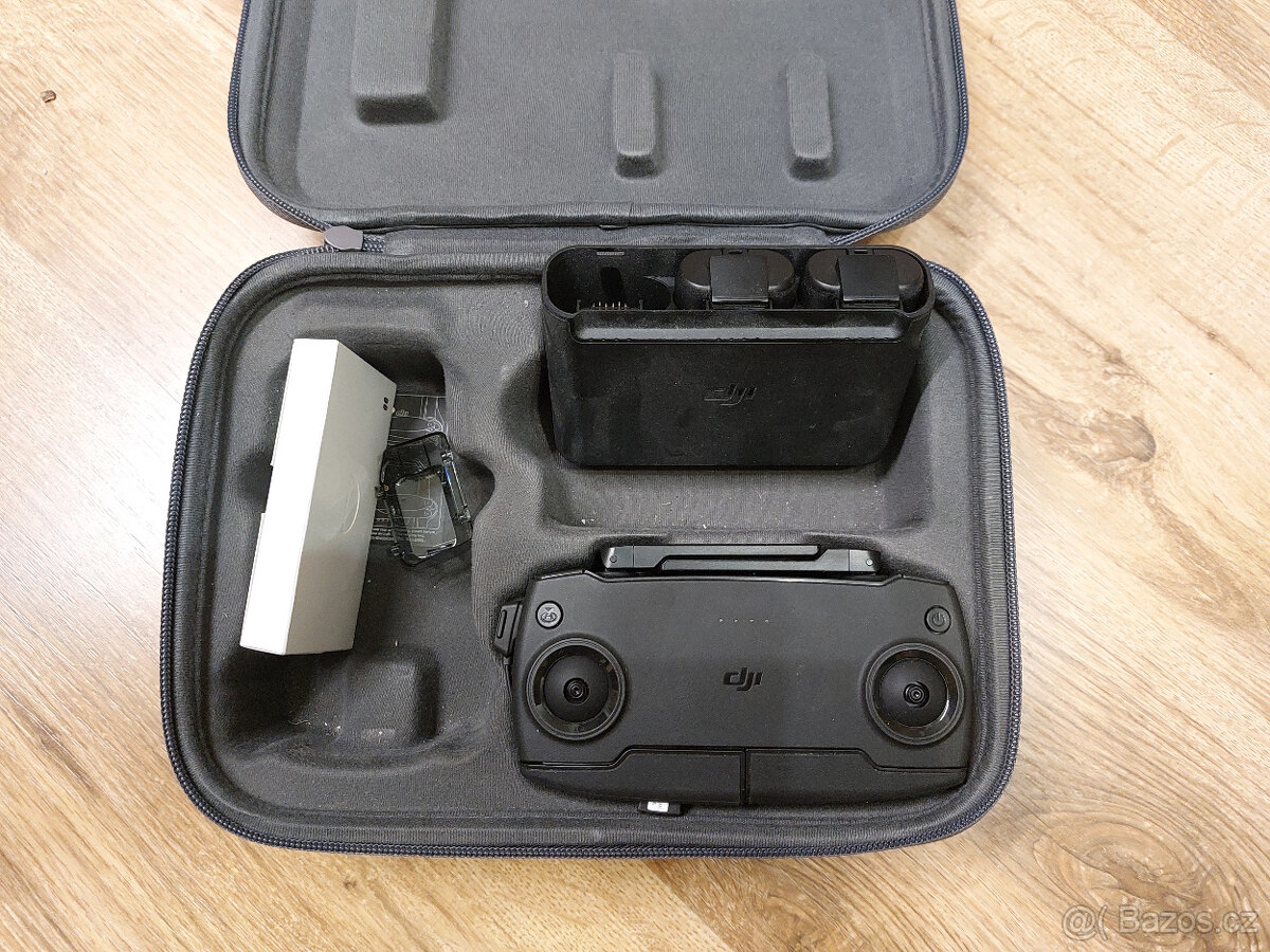 Zbytky DJI Mavic Mini - 2x baterie, ovladač..