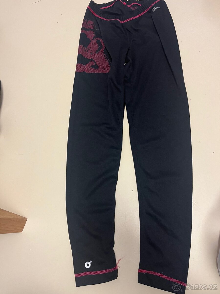 Prodám dívčí funkční legíny 4 warm printed vel. 158