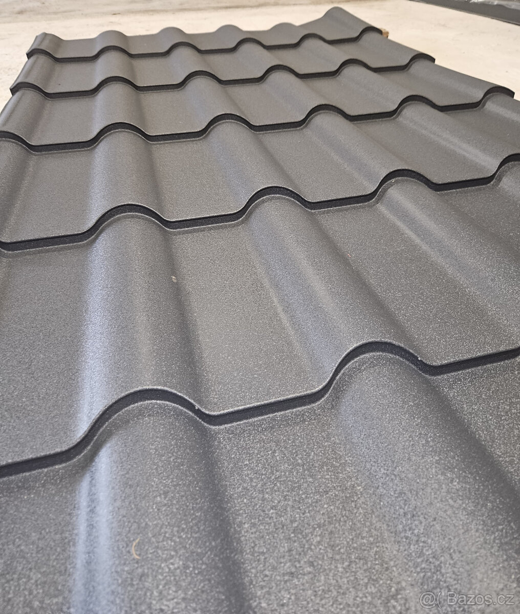 Prodám krásnou plechovou krytinu ve tvaru tašky