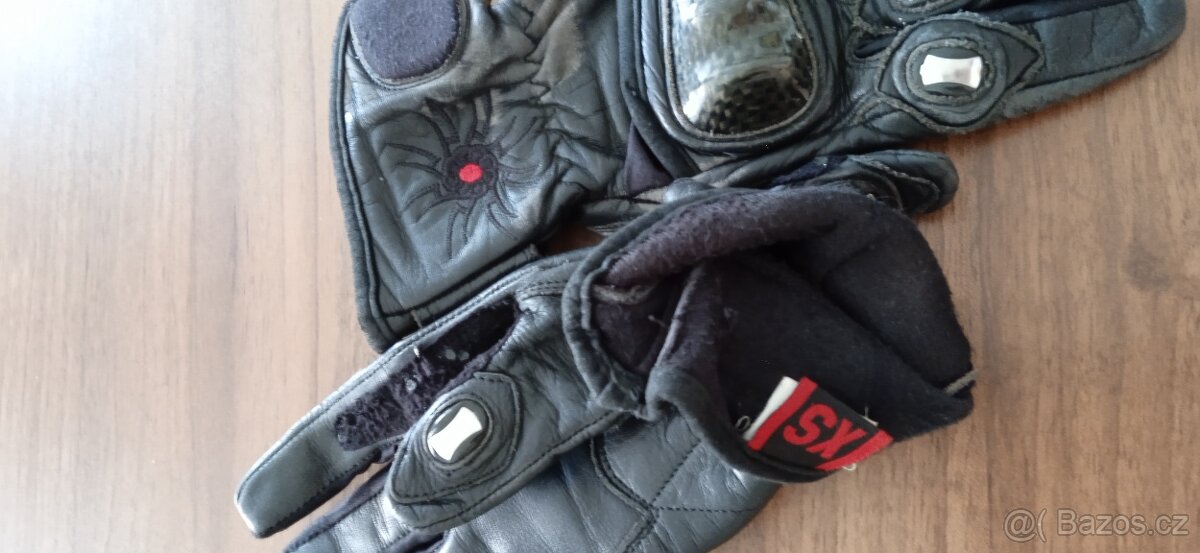 Dámské rukavice na moto
