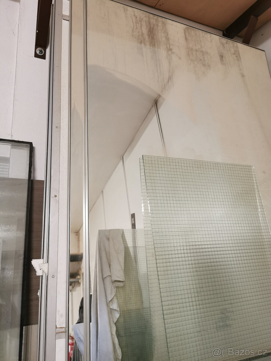 zcadlo zrcadlová stěna