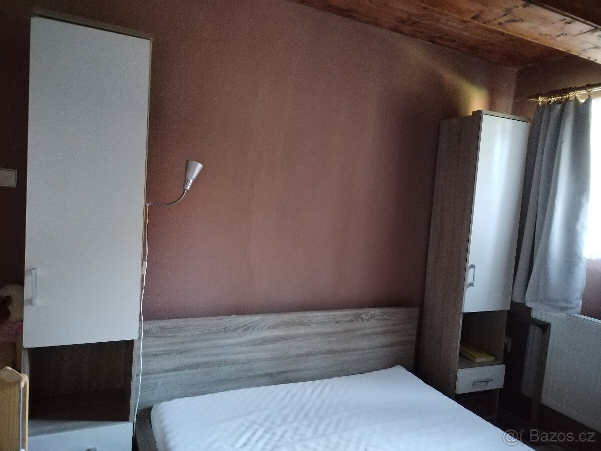 Postel dvoulůžko + 2 noční stolky