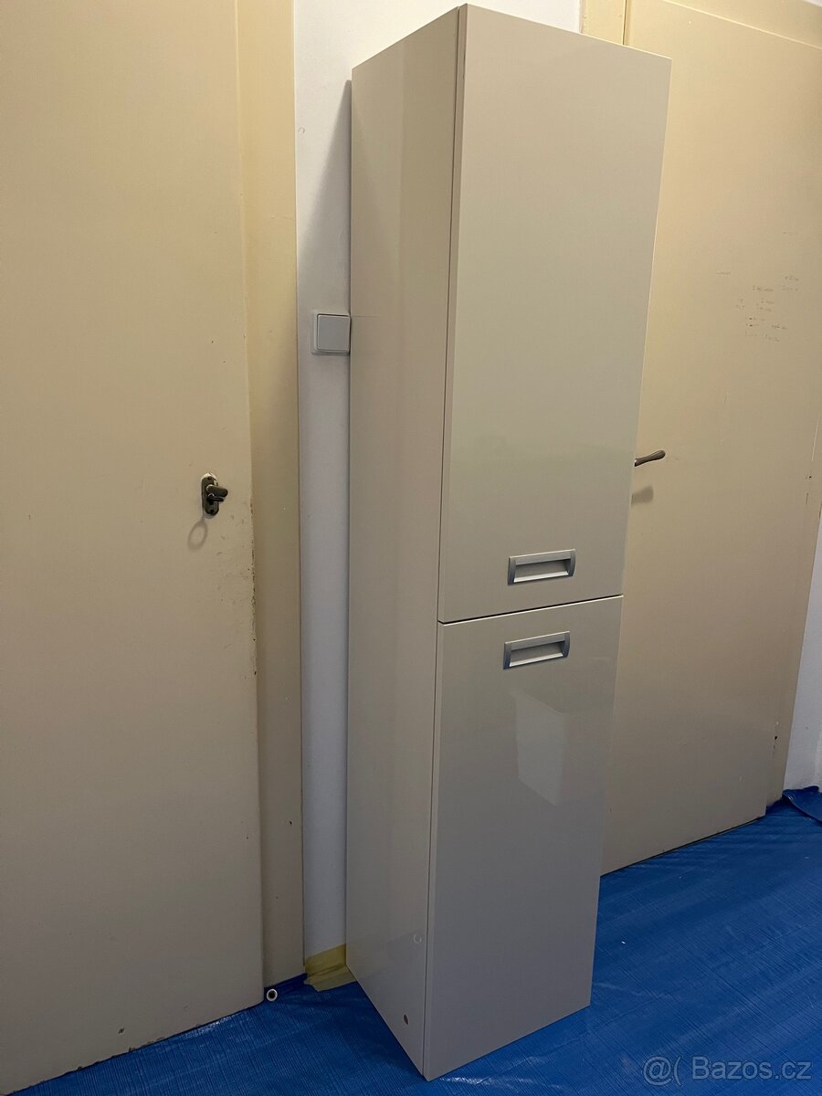 Koupelnová skříňka