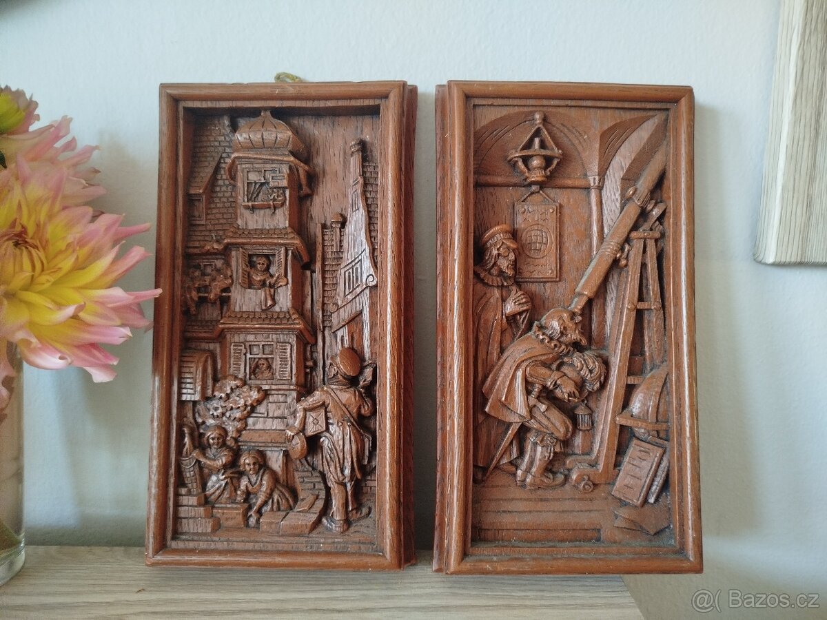 Reliéfní obrazy z vosku ve stylu dřevořezby