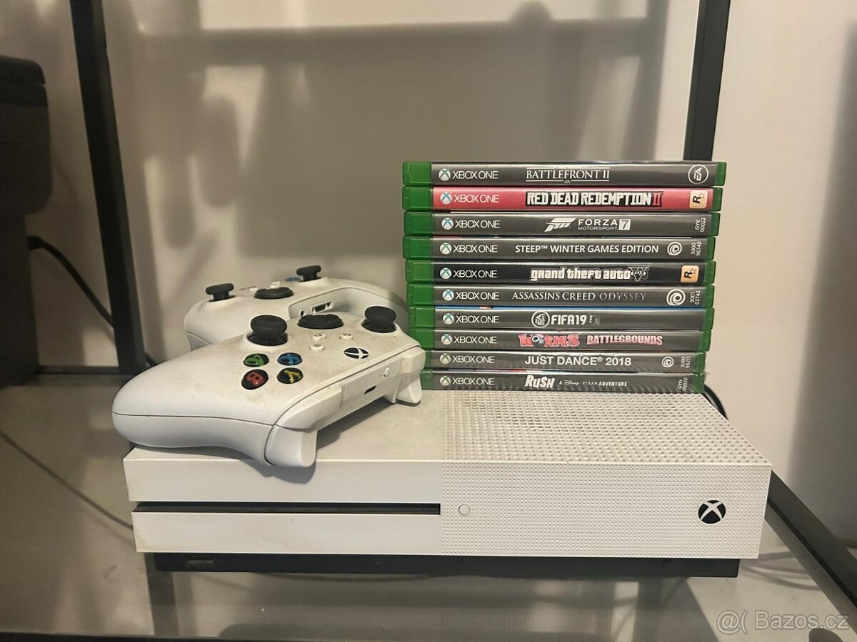 Xbox One S (1TB) + 2 ovladače + 10 Her