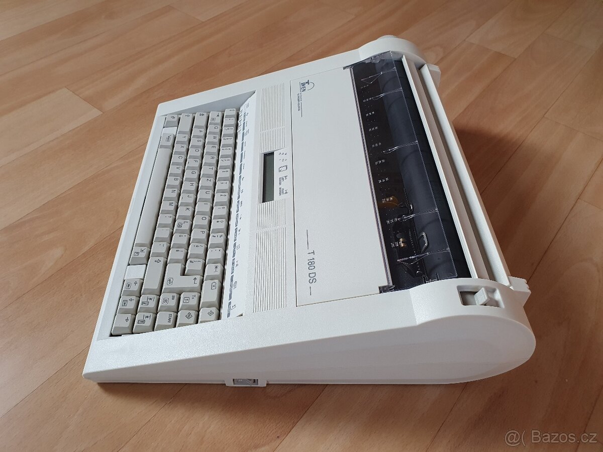 PRODÁM nový, nepoužitý elektronický psací stroj