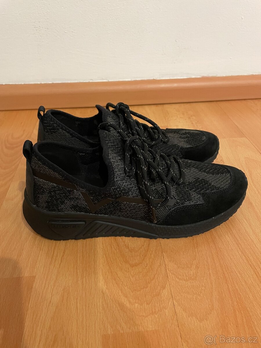 Černé tenisky Diesel, vel. 38