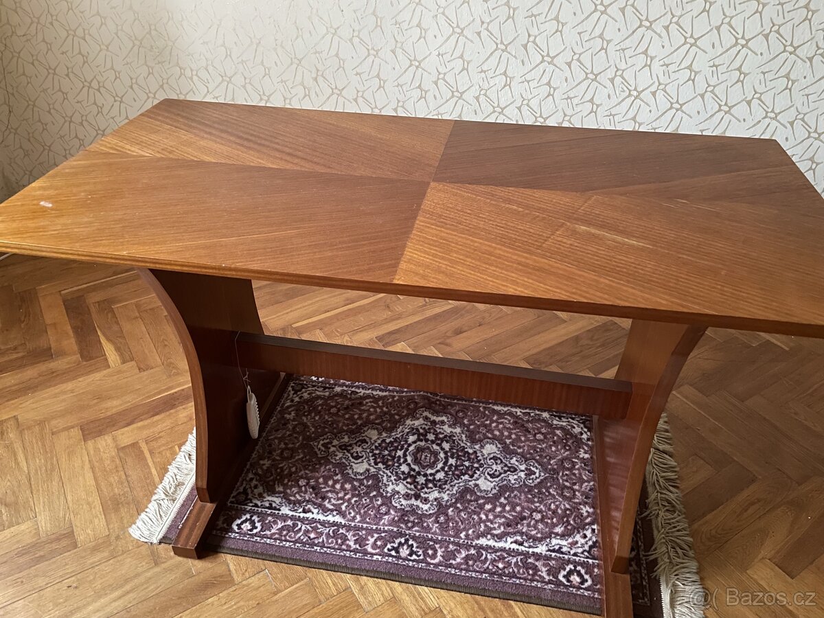 Retro konferenční stolek