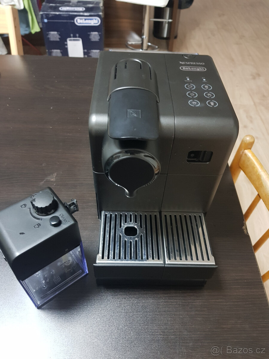 Kávovar Nespresso DeLonghi EN550.BM SLEVA